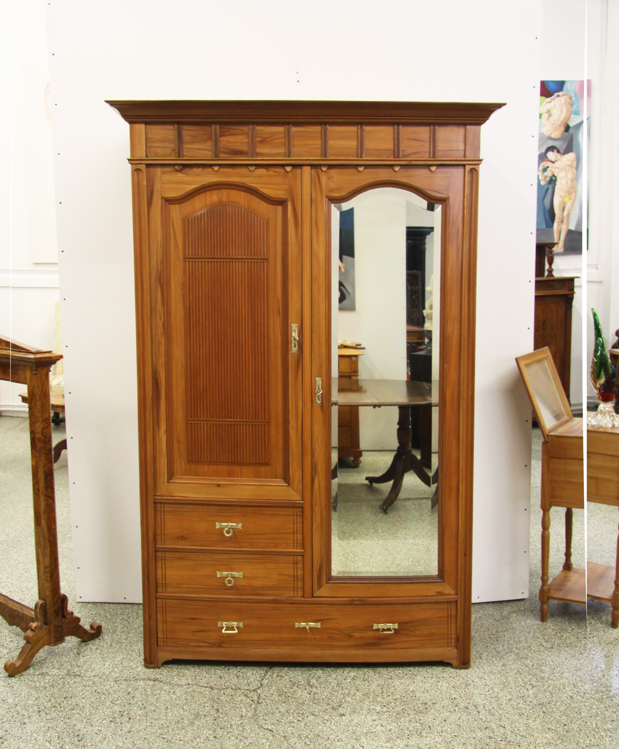 s09. Historismus Schrank.