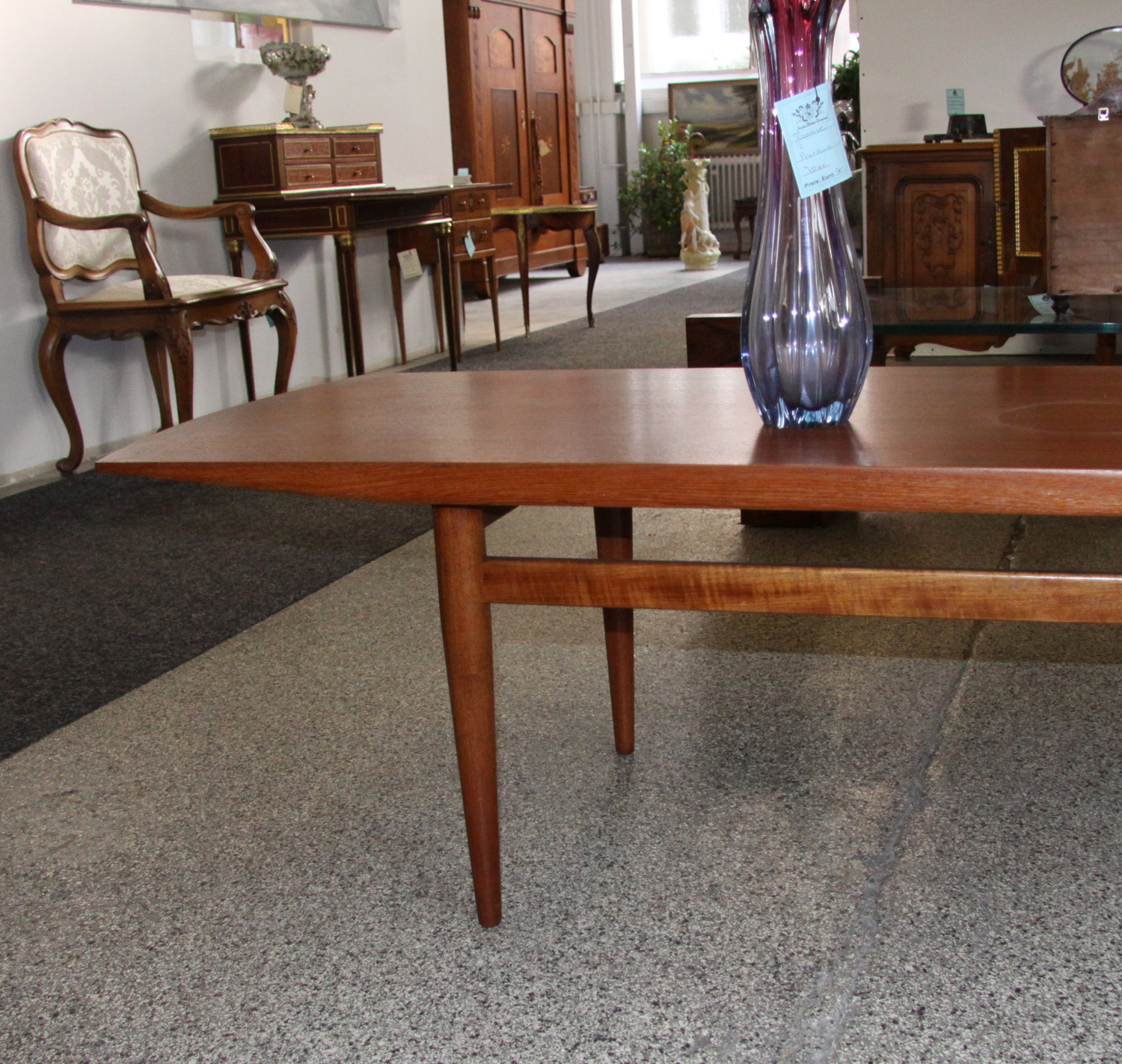 nd03b. Coutch Tisch.