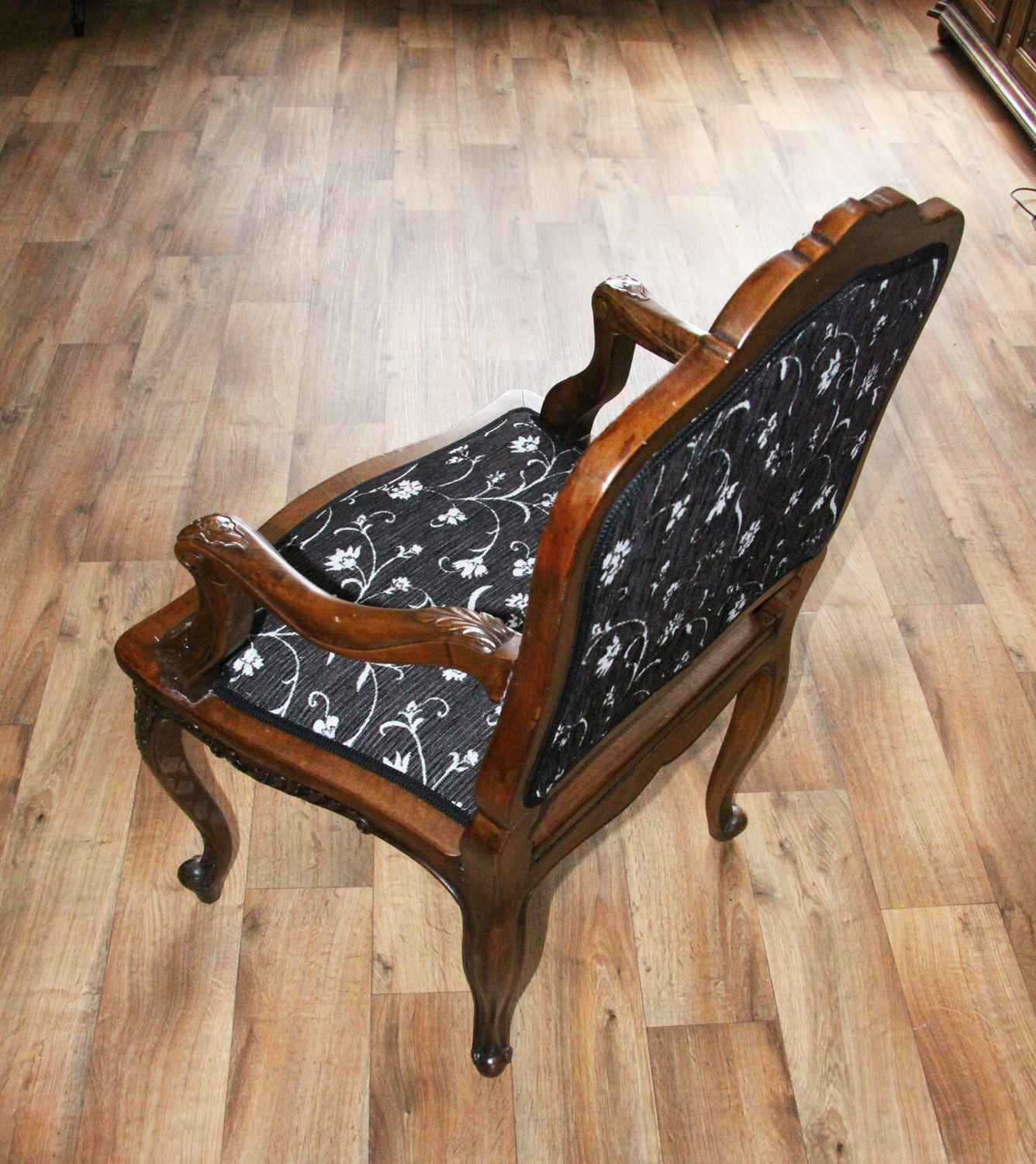 sm19c. Armlehnstuhl Barockstil.