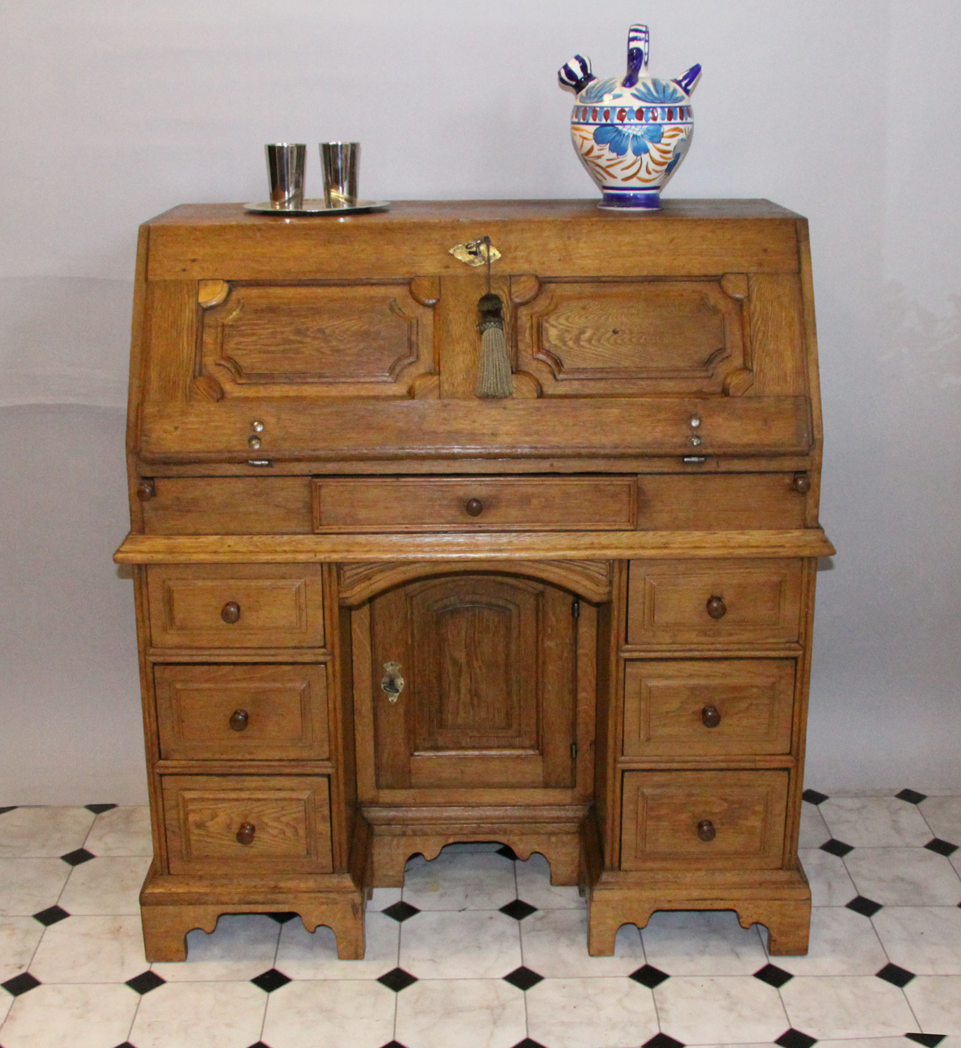 sk09a. Barocksekretär Eiche.