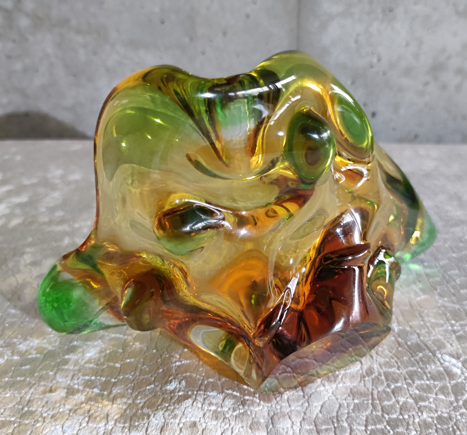 17d Dreieckige Glasschale Murano.