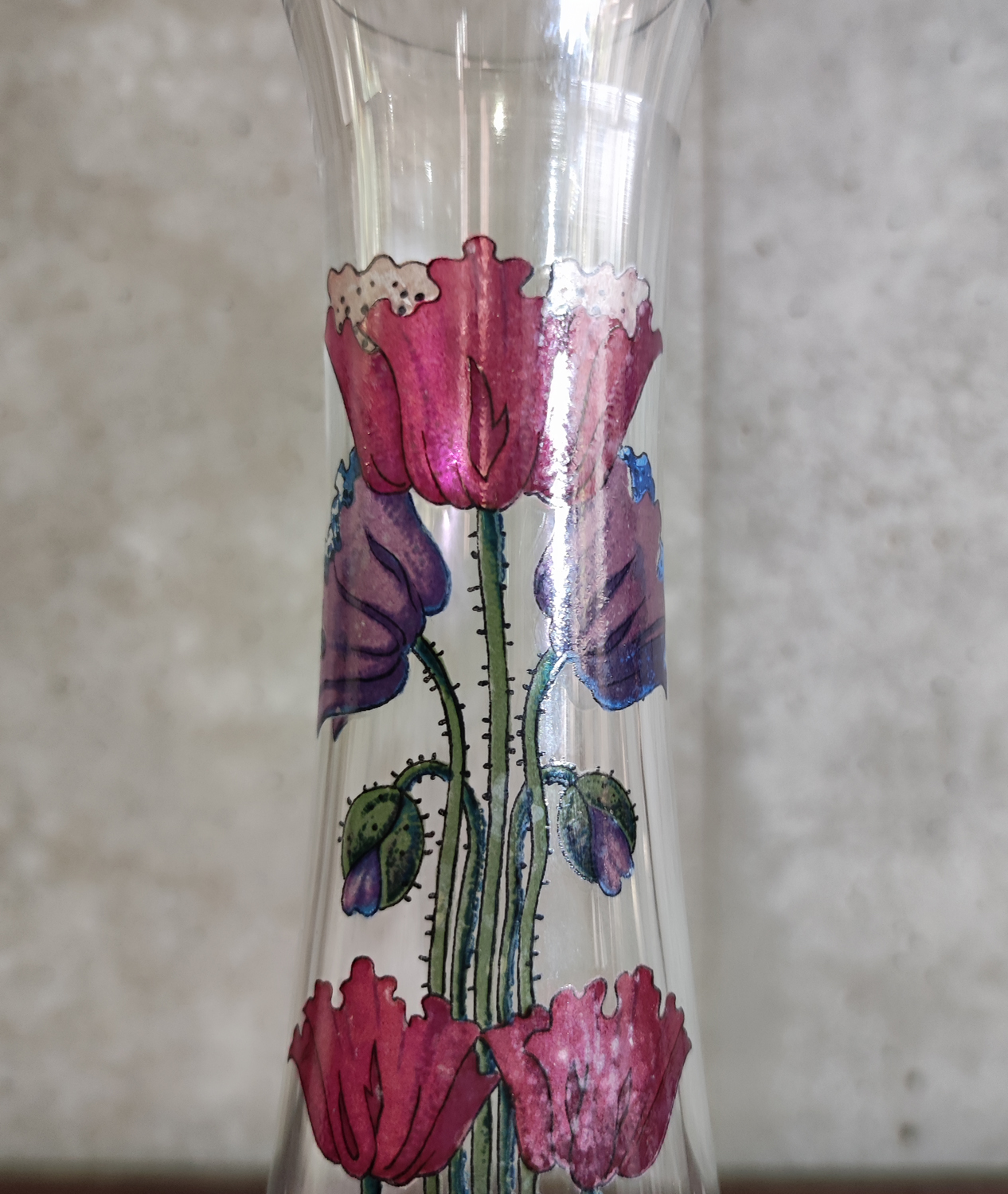 23c Vase mit Blumenmalerei.