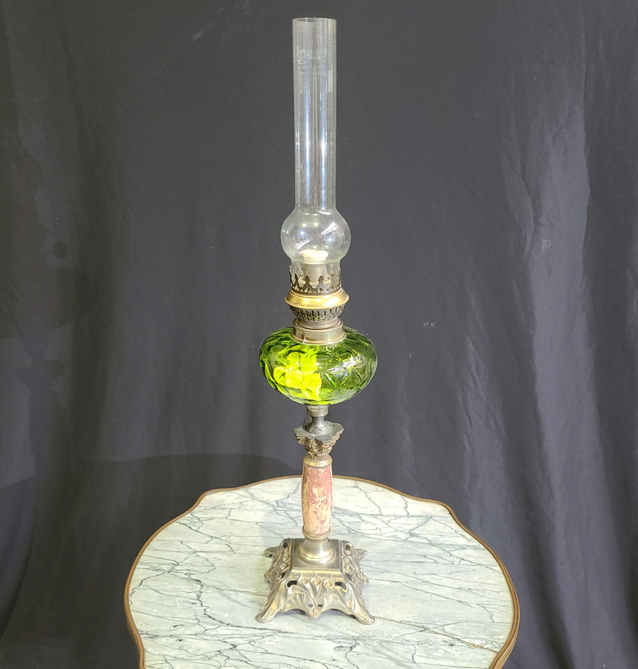 84b Petroleumlampe. Historismus.