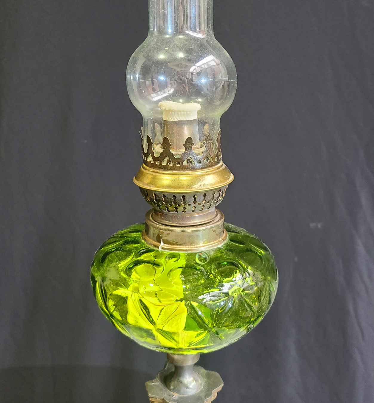 84d Petroleumlampe. Historismus.