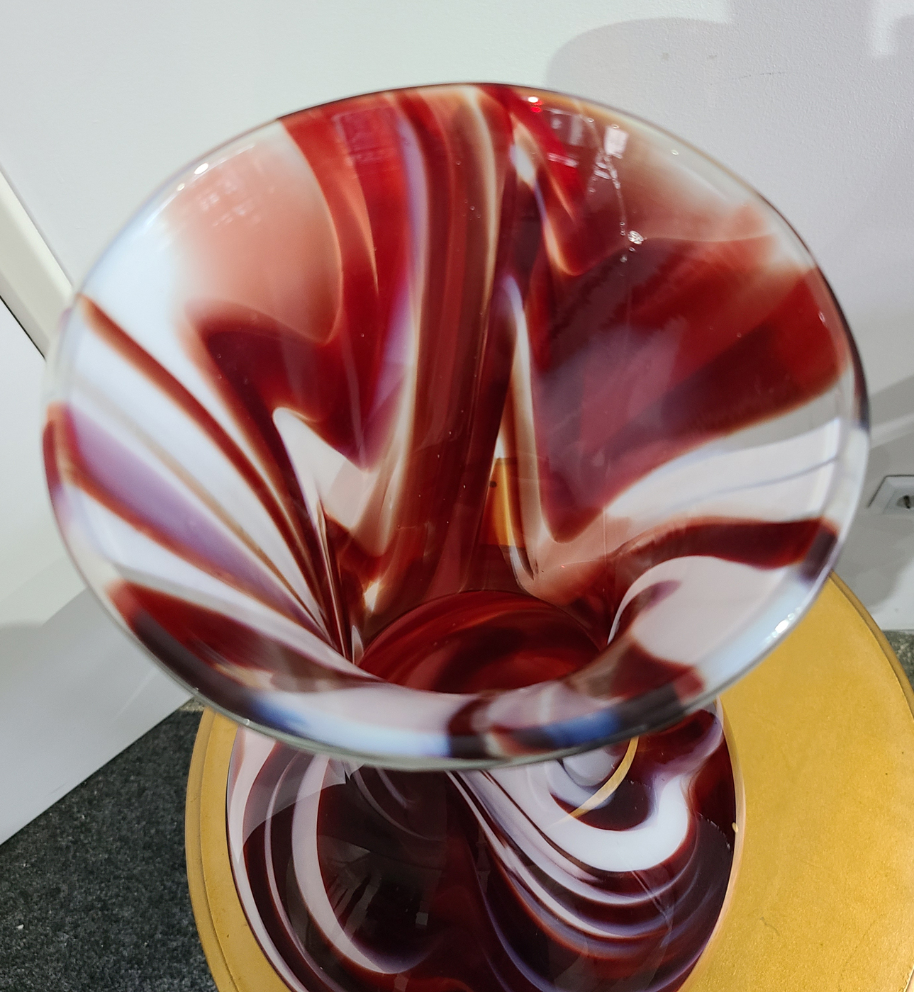 95c Große bebauchte Glasvase.