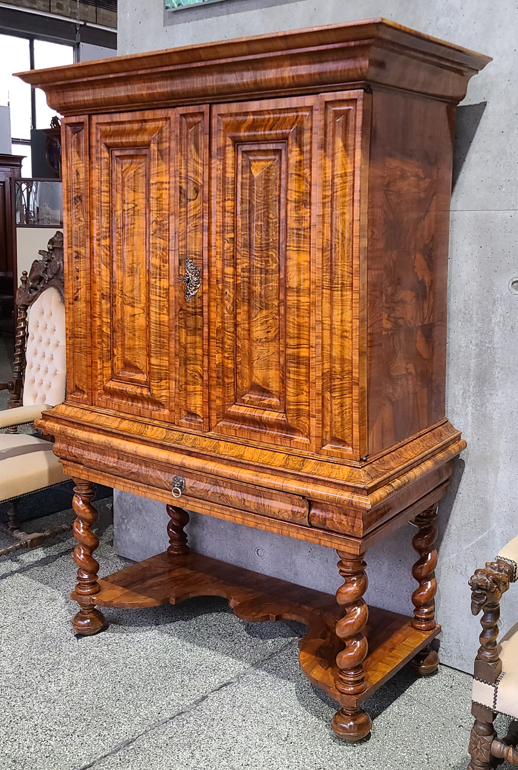 04b Frankfurter Stollenschrank.