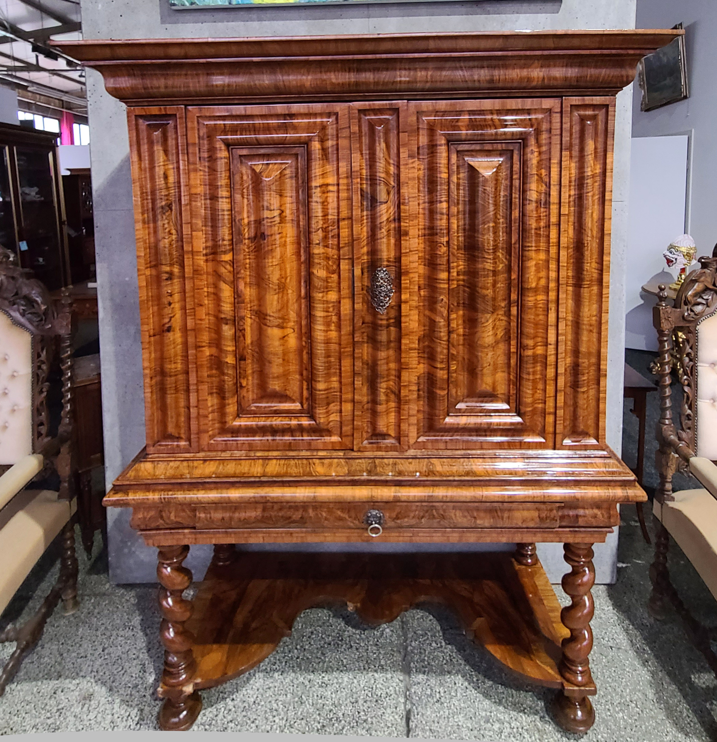 04e Frankfurter Stollenschrank.