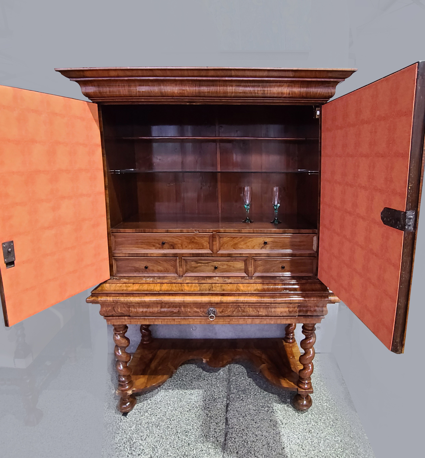 04f Frankfurter Stollenschrank.