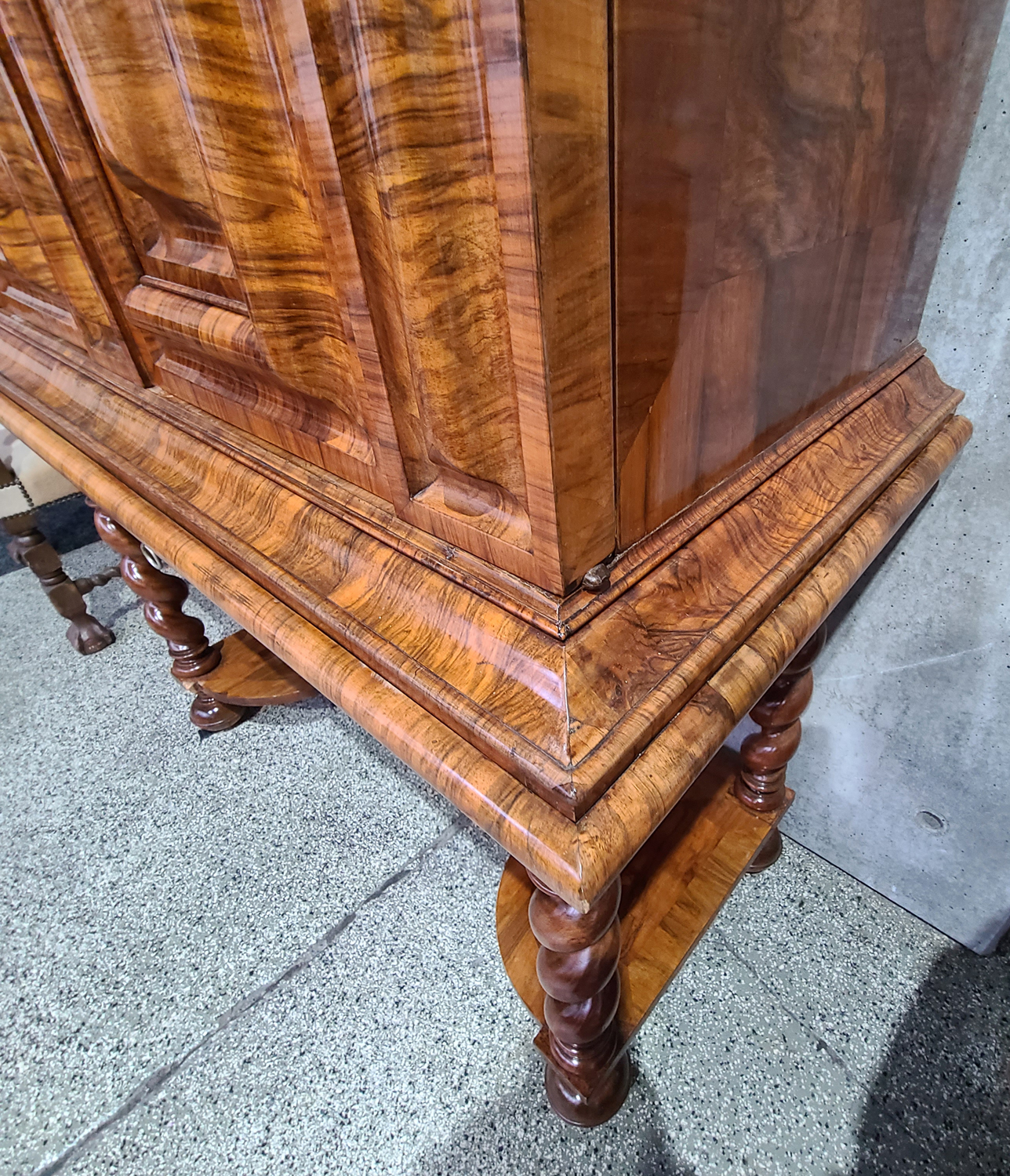 04i Frankfurter Stollenschrank.