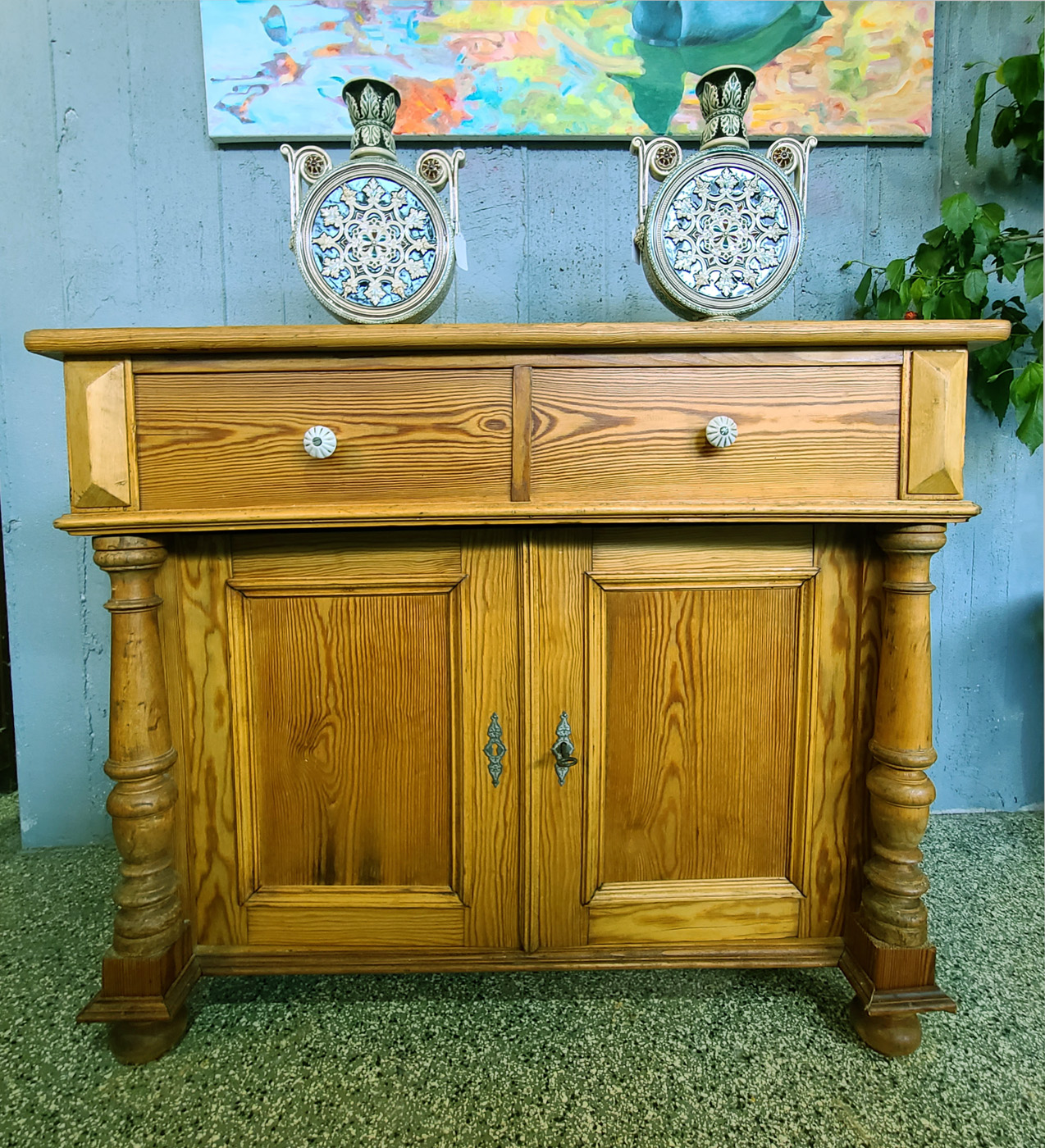 03a Weichgholzsäulenanrichte.