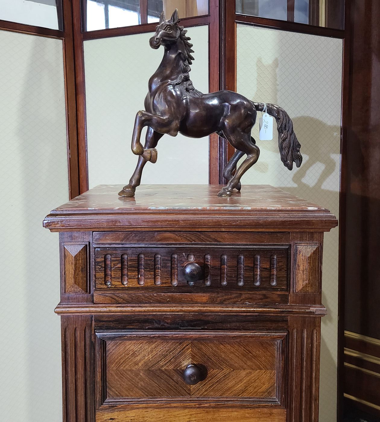 11b 6-schübige Pfeilerkommode.