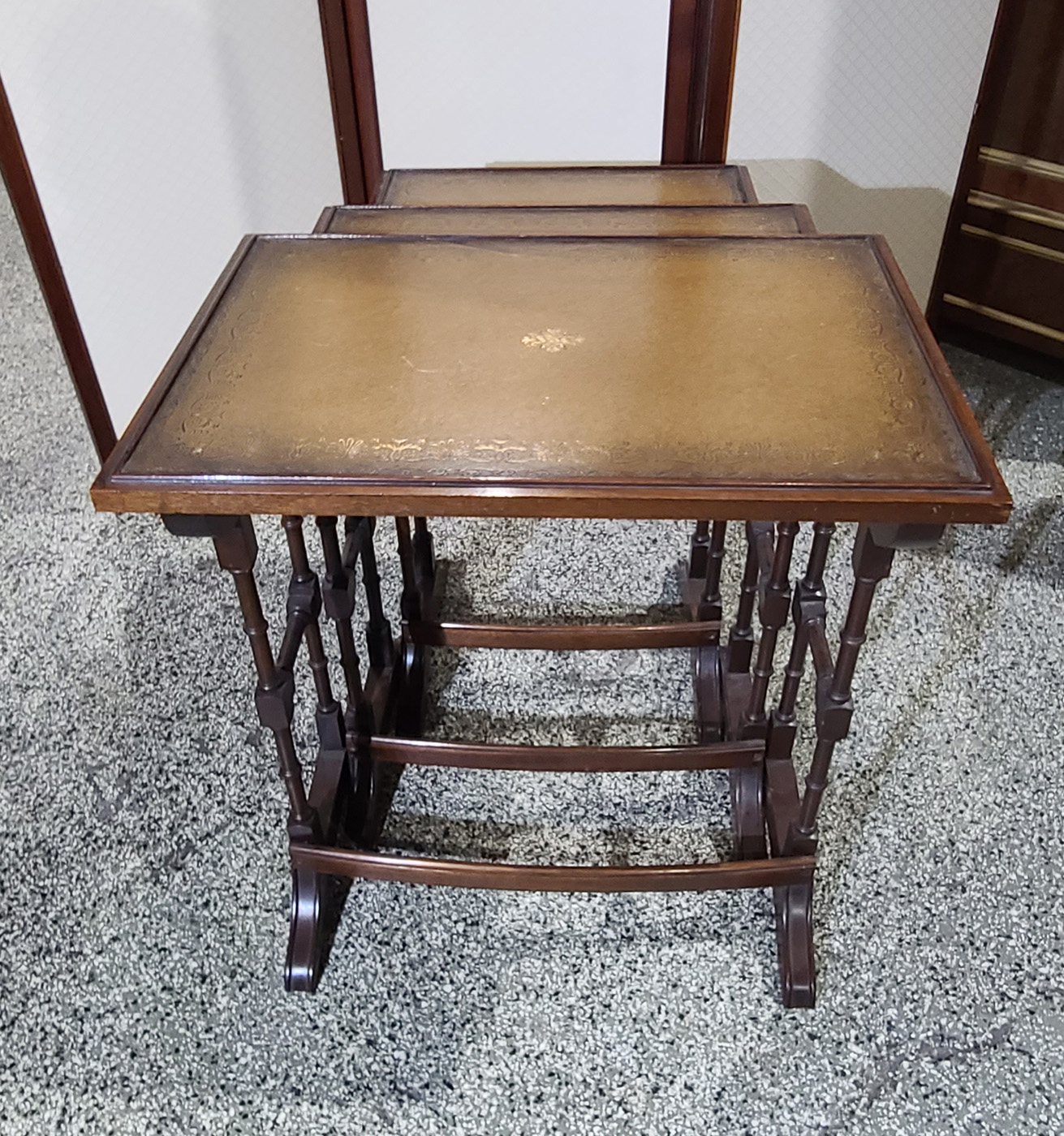 13e Dreiersatz Tisch.