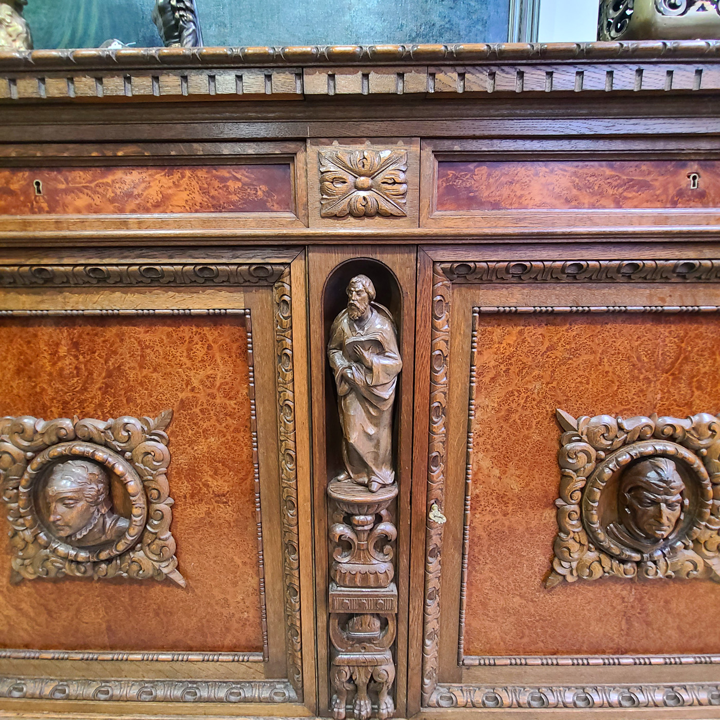 04f Große NeoRenaisance Anrichte.