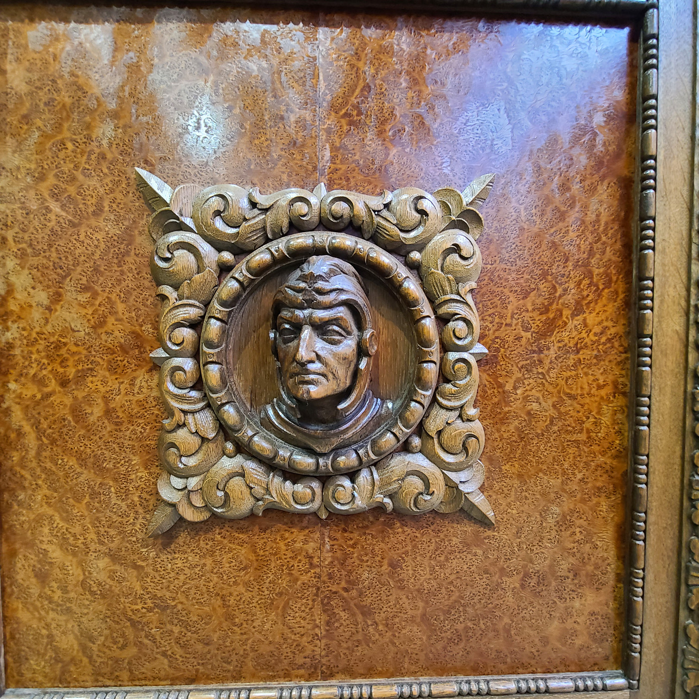 04g Große NeoRenaisance Anrichte.