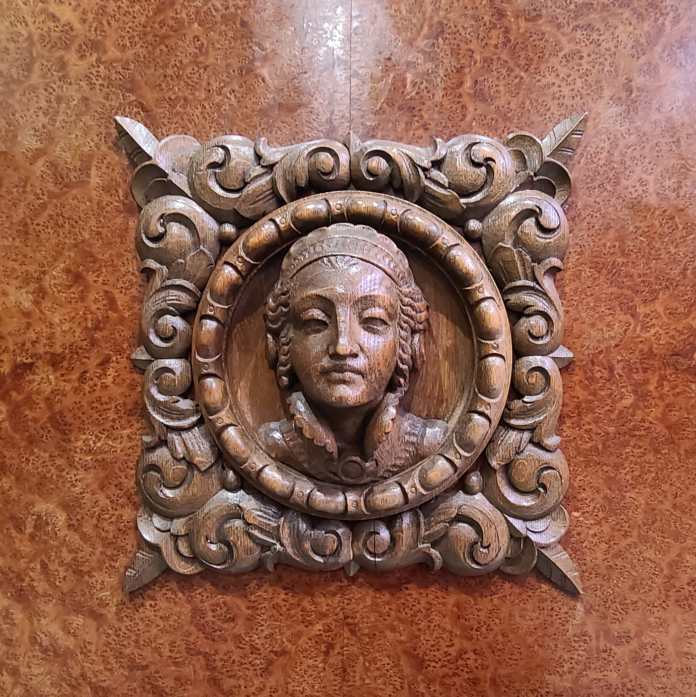 04j Große NeoRenaisance Anrichte.