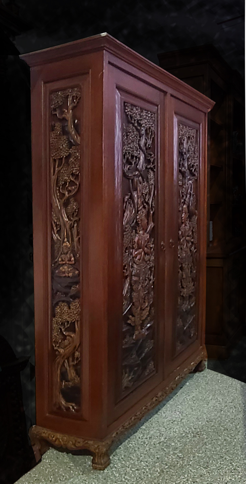 05 Teakholzschrank. Asien.