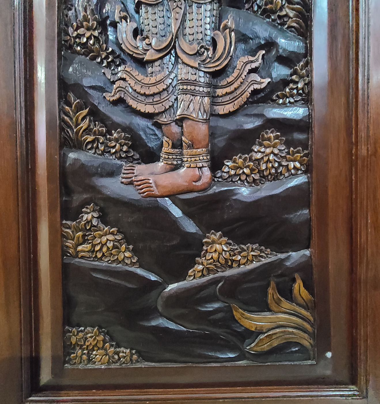 05f Teakholzschrank. Asien.