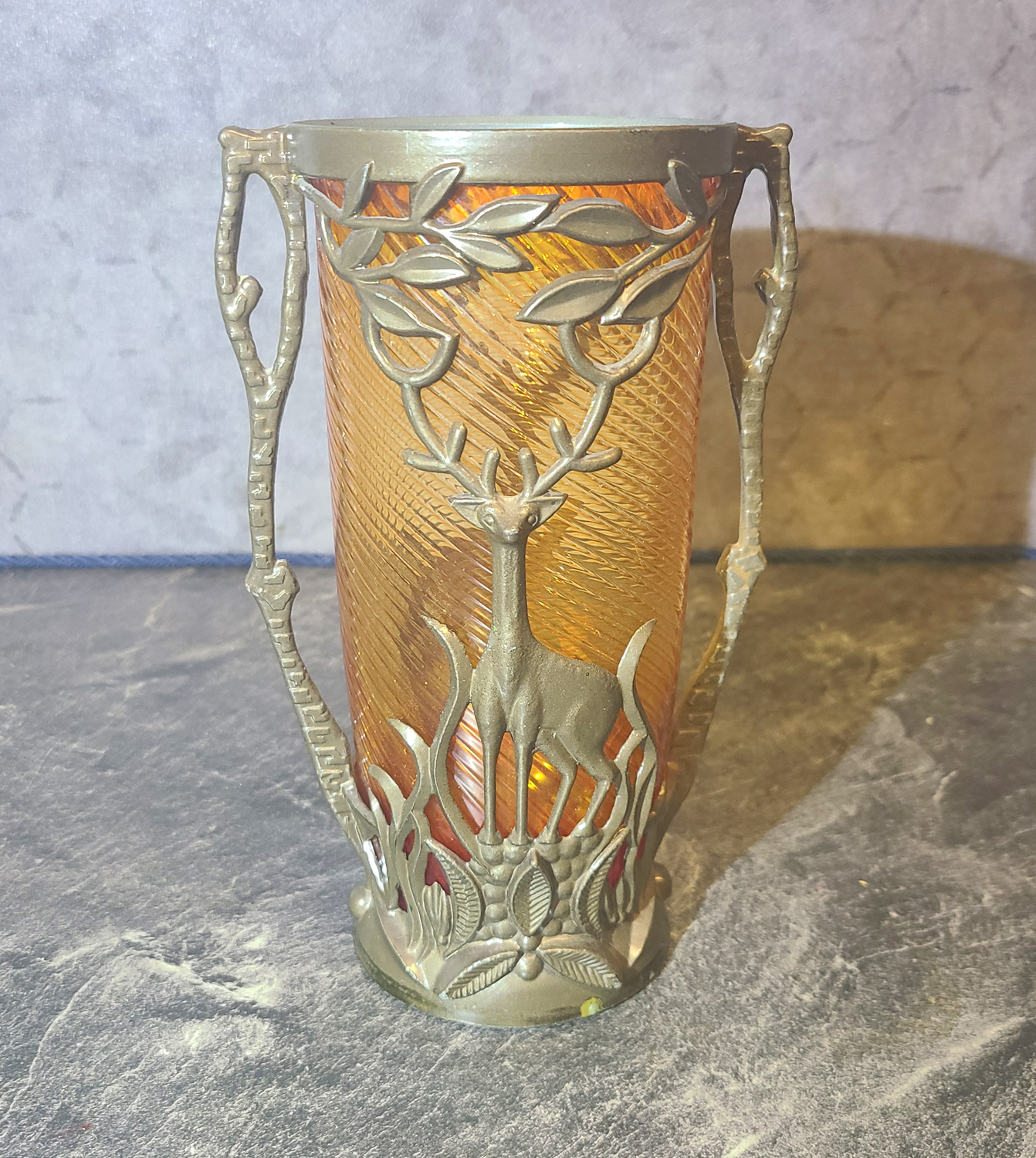 29 Glas mit Messingmontur.