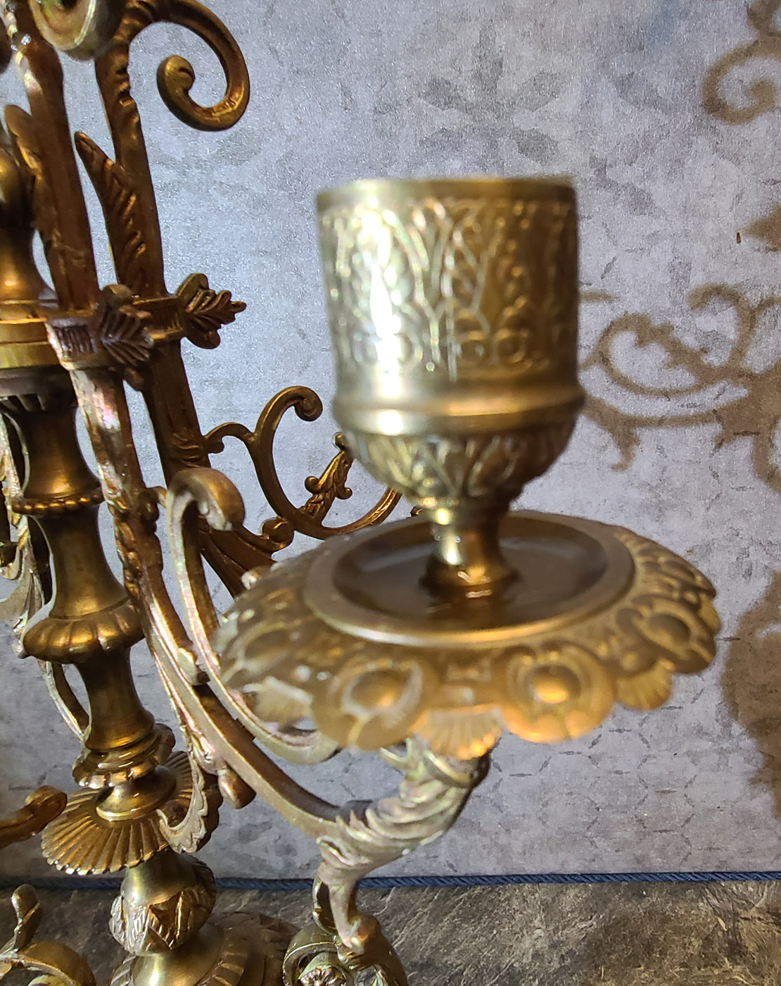 08c Paar Kerzenleuchter mit Marmorfuß.