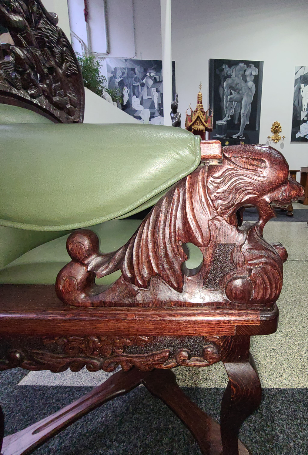 5a Sessel mit Jagdszenen.