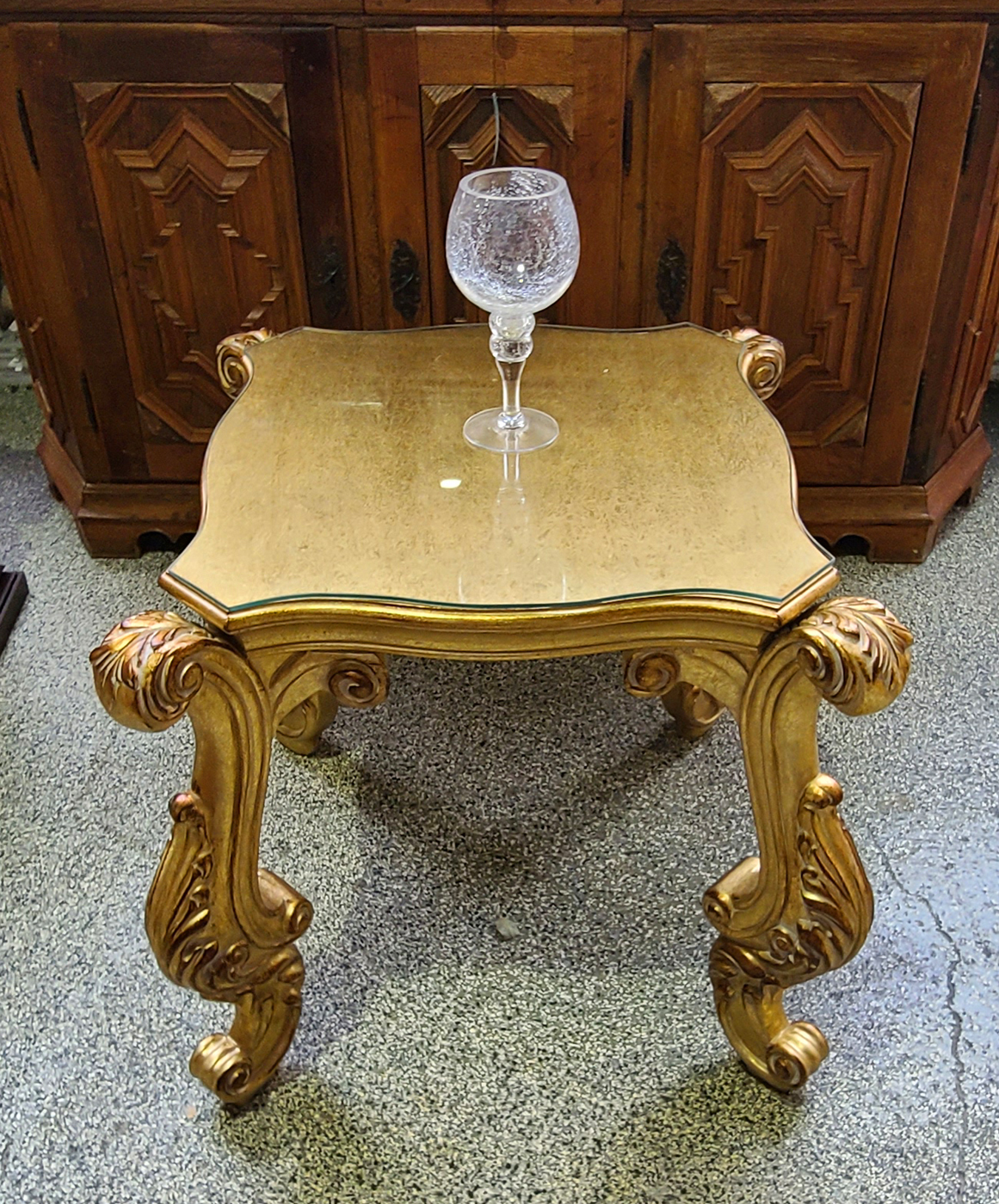 SuT.13 Beistelltisch Barockstil.