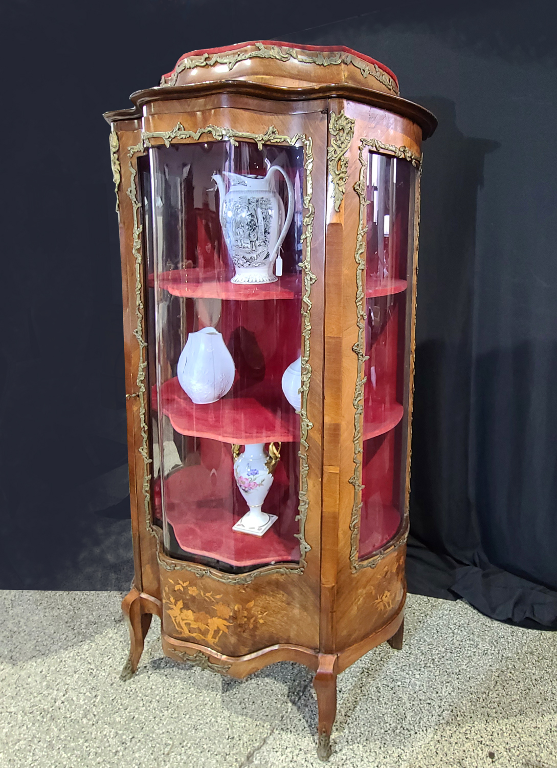 10b Gebauchte Vitrine.