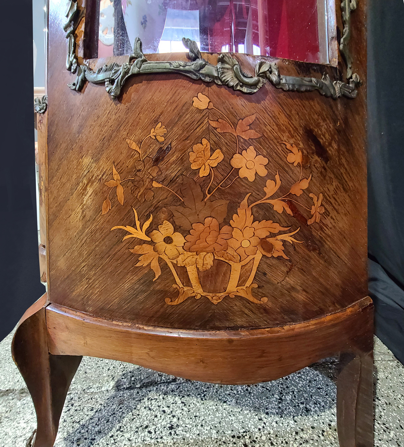 10d Gebauchte Vitrine.