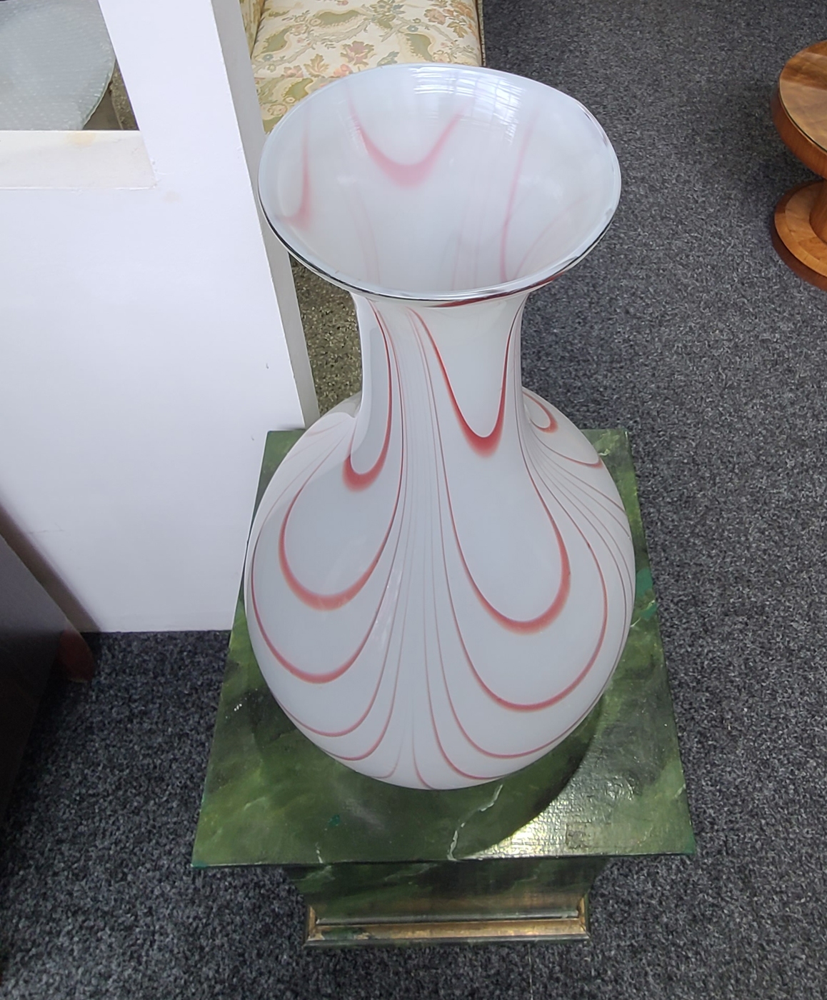 100c große Glasvase.