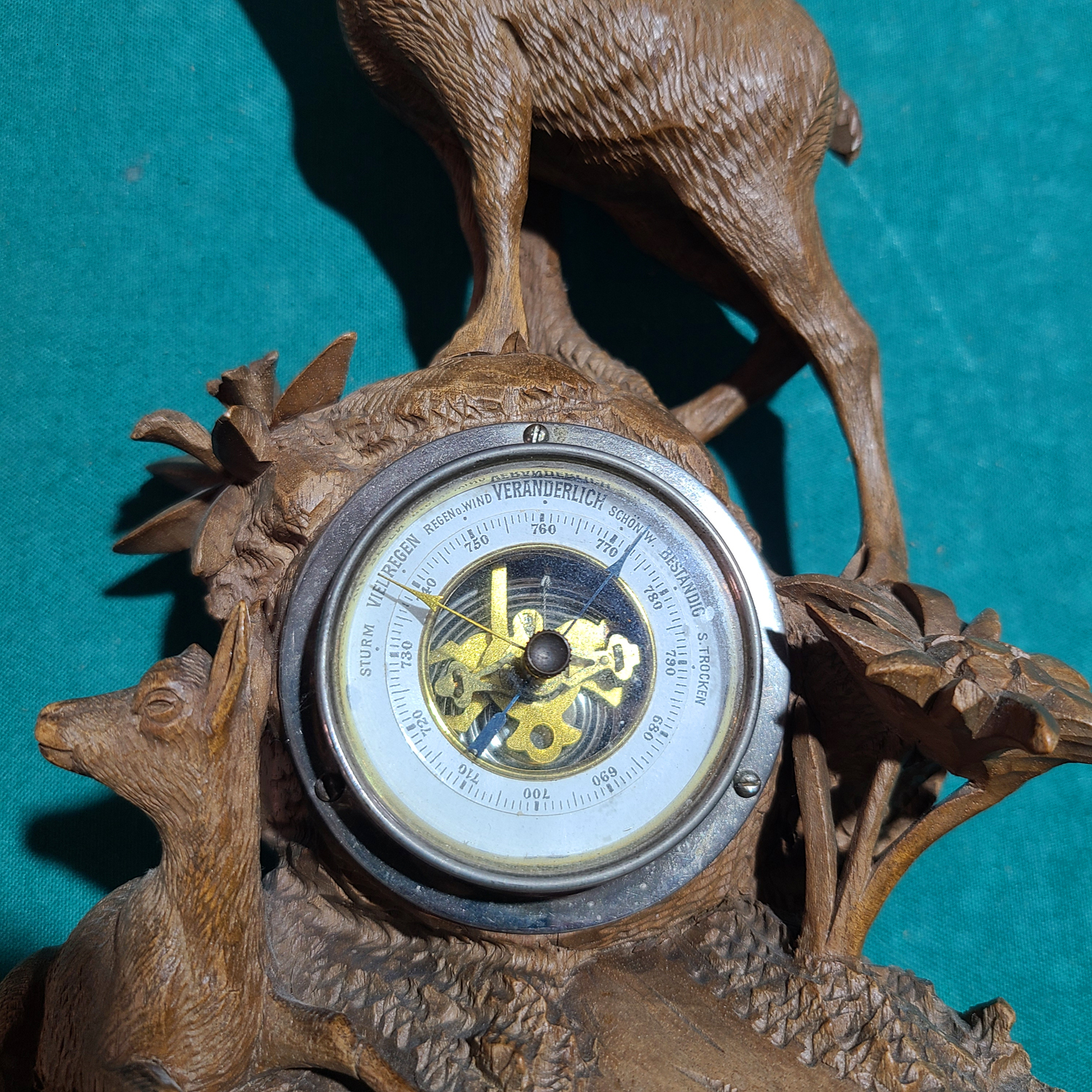 17b Barometer. Schnitzarbeit.