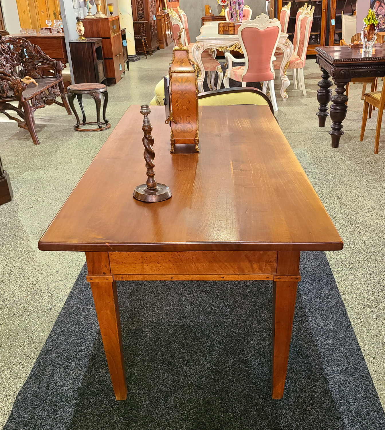 8c Biedermeier Nussbaumtisch.