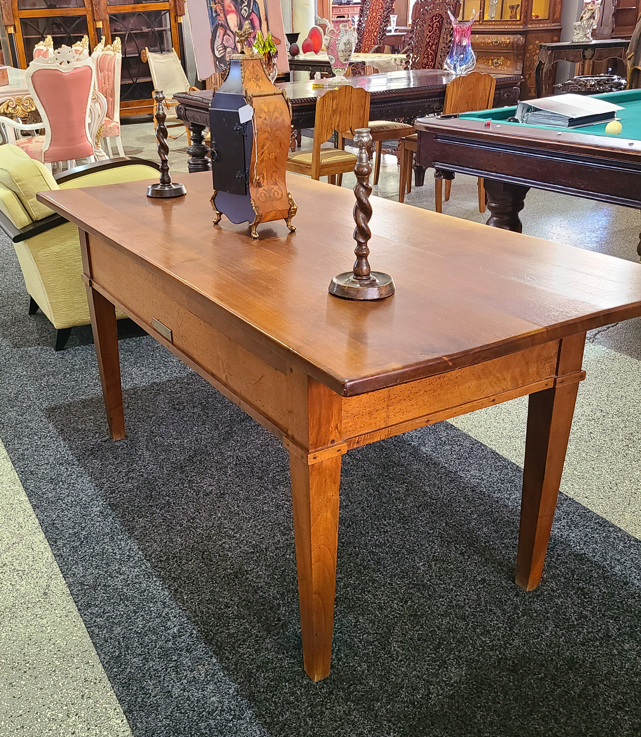 8d Biedermeier Nussbaumtisch.