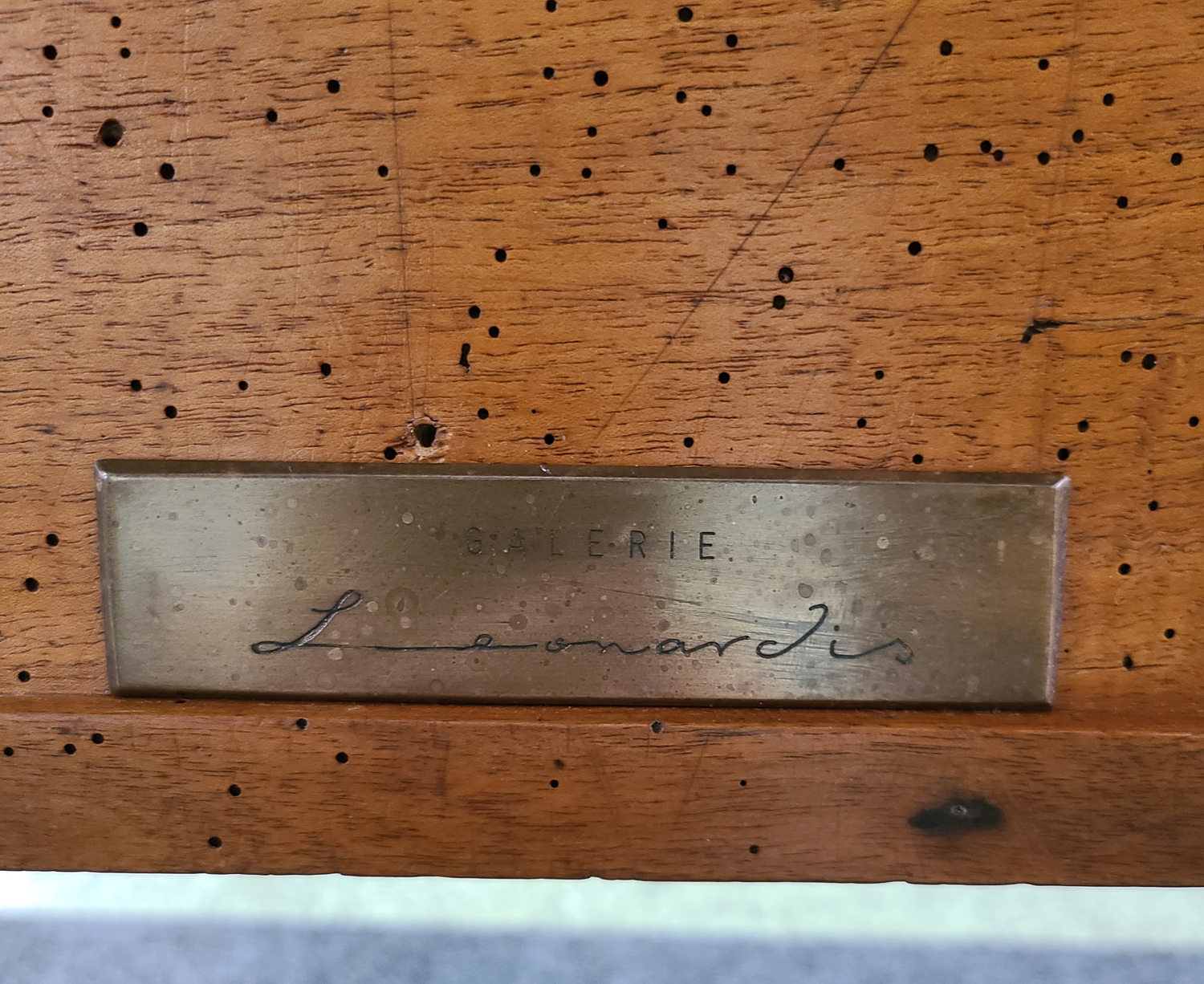 8g Biedermeier Nussbaumtisch.