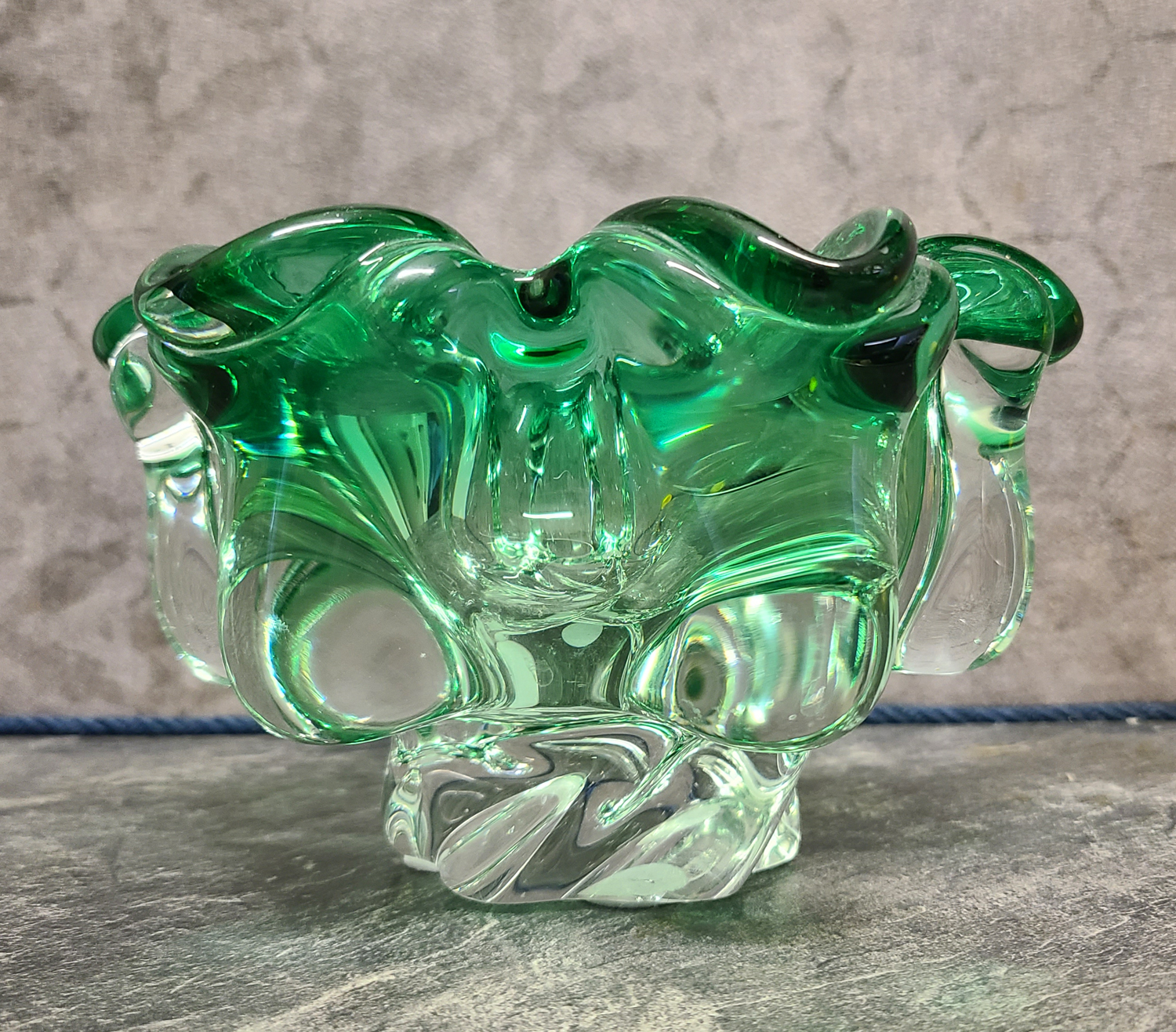 108b Grünliche Muranoglasschale.