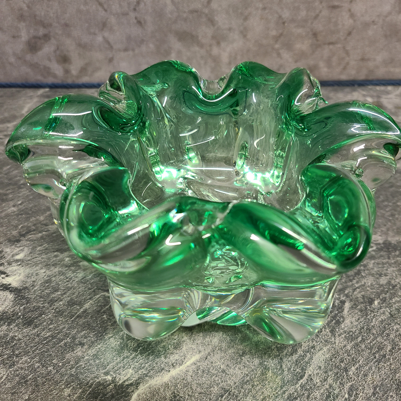 108e Grünliche Muranoglasschale.